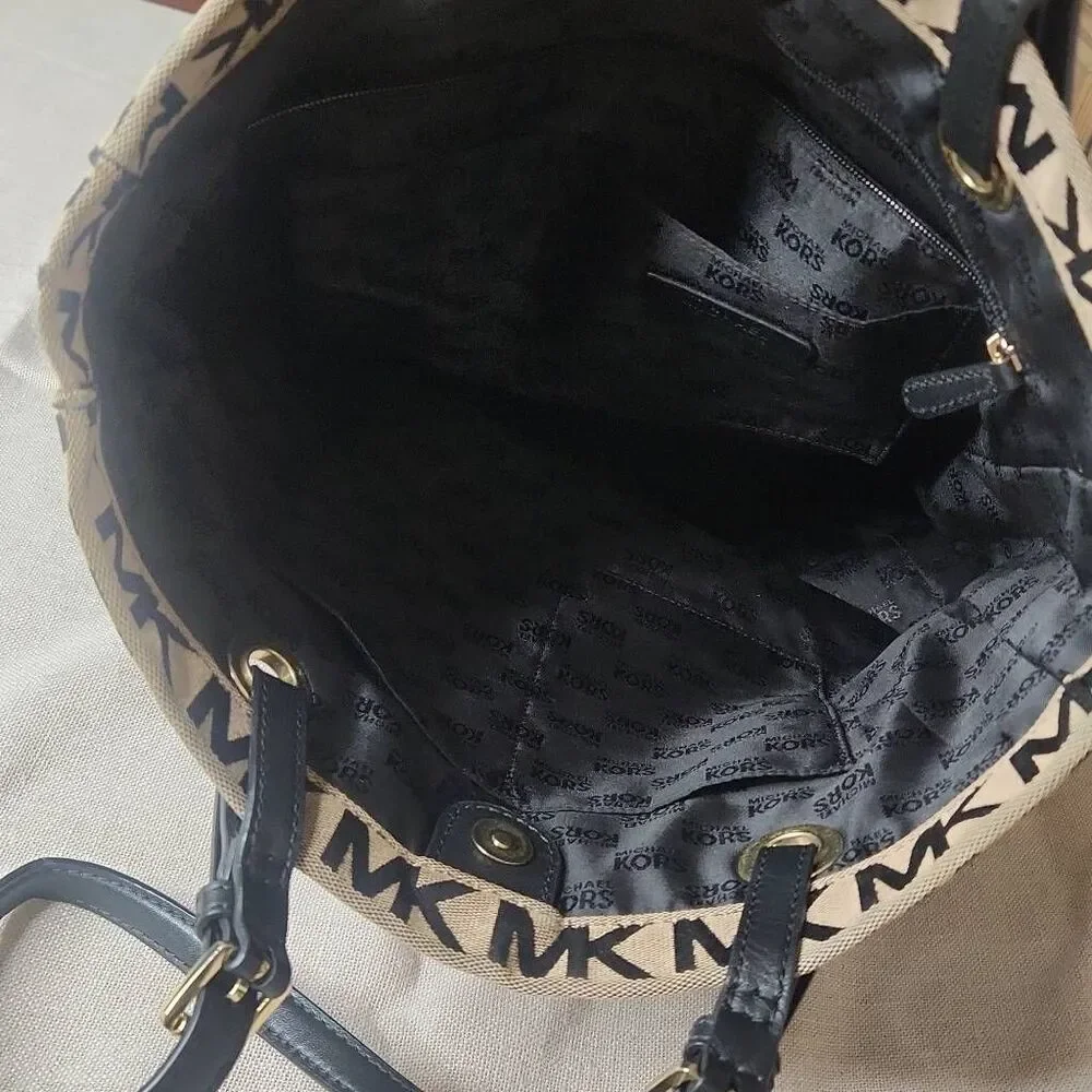 Michael Kors like new